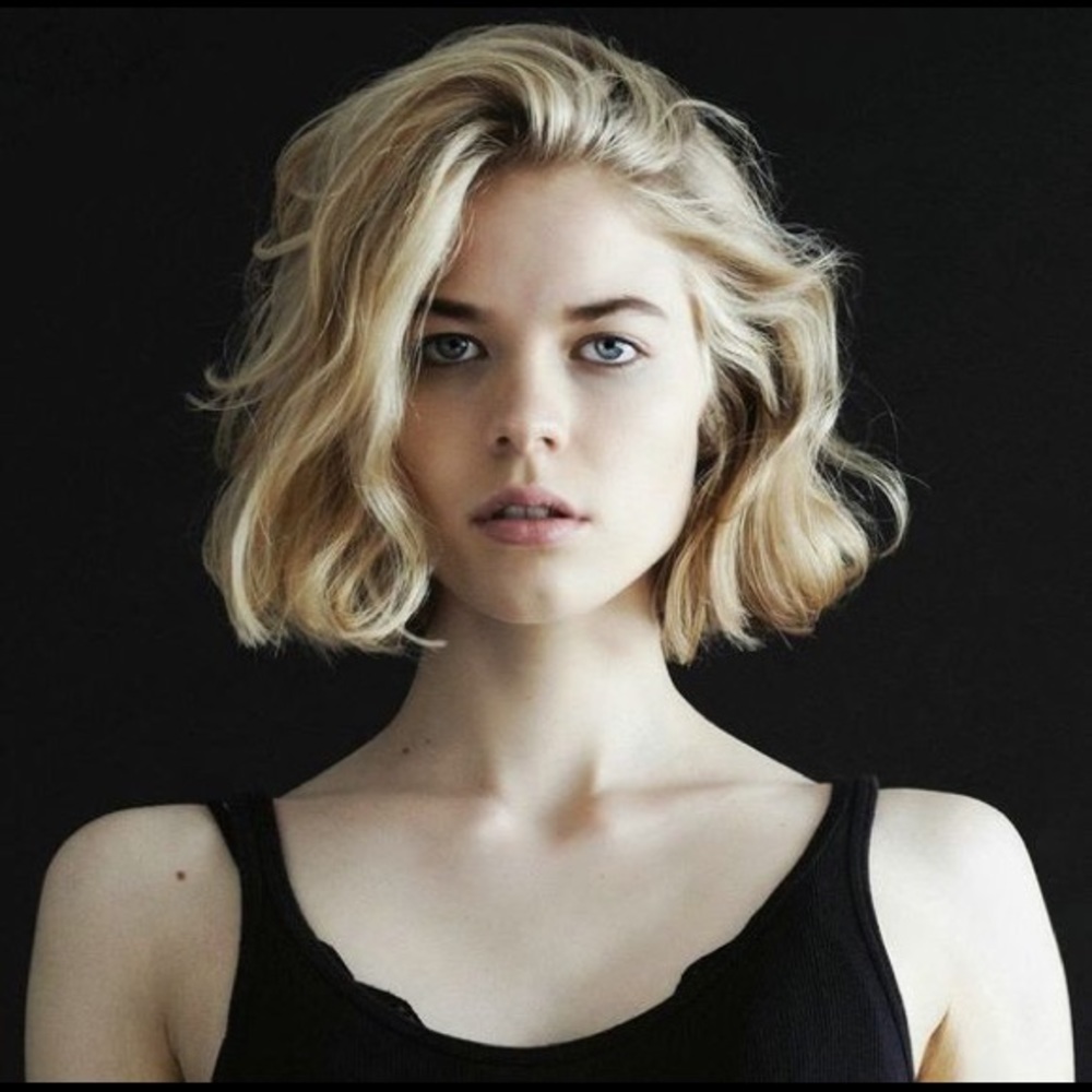 Meet your Posher, Lora